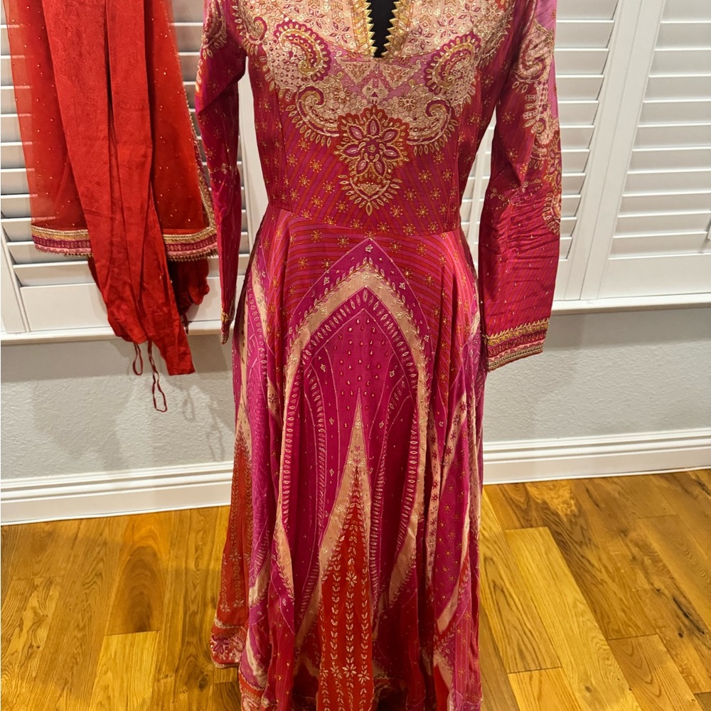 Like new Ritu Kumar anarkali - Picture 3 of 9